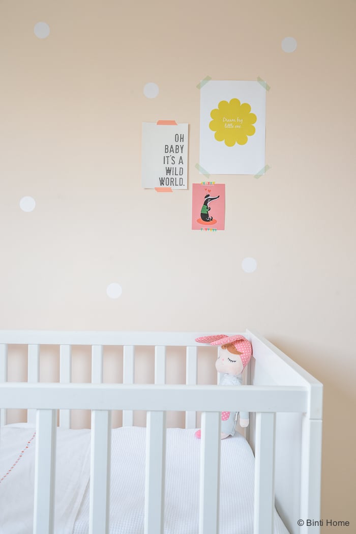 Babykamer bedje inspiratie zachte pasteltinten Binti Home Blog ©BintiHome