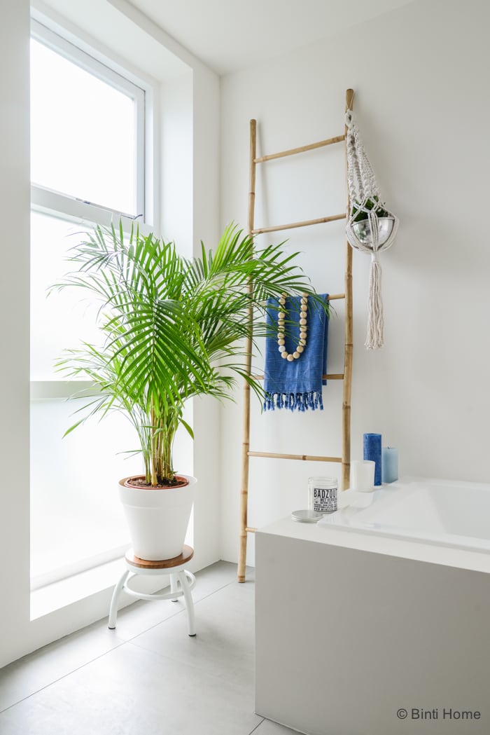 Interieurstyling en interieurfotografie stylingtip planten badkamer Stek Magazine ©Binti Home