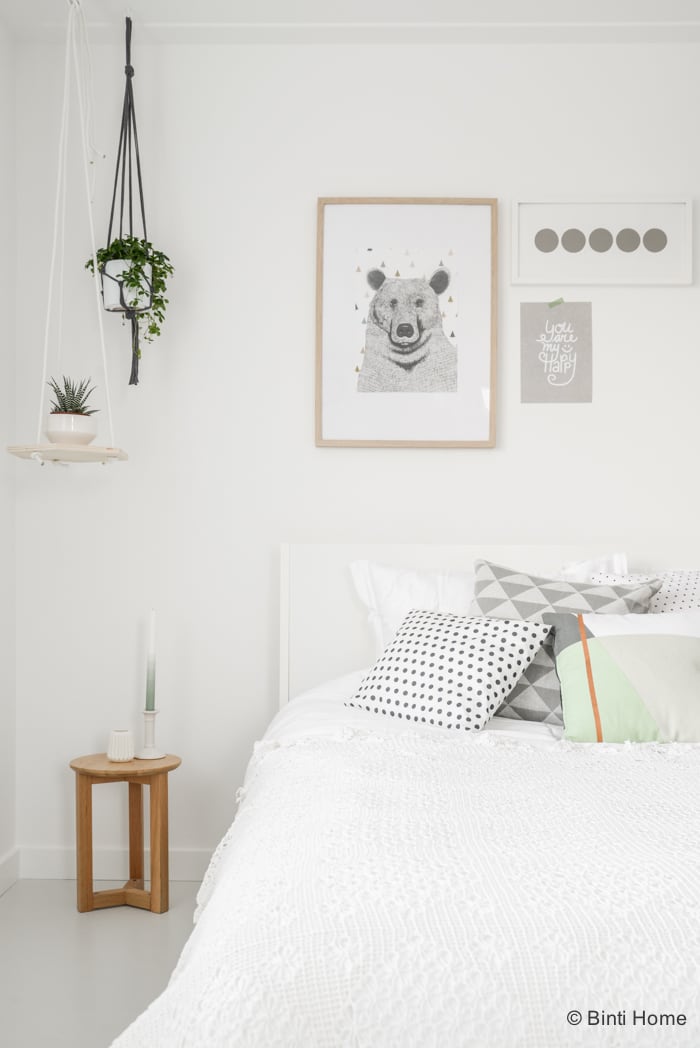 Romantische slaapkamer styling met zachte kleuren Romantische slaapkamer styling met zachte kleuren