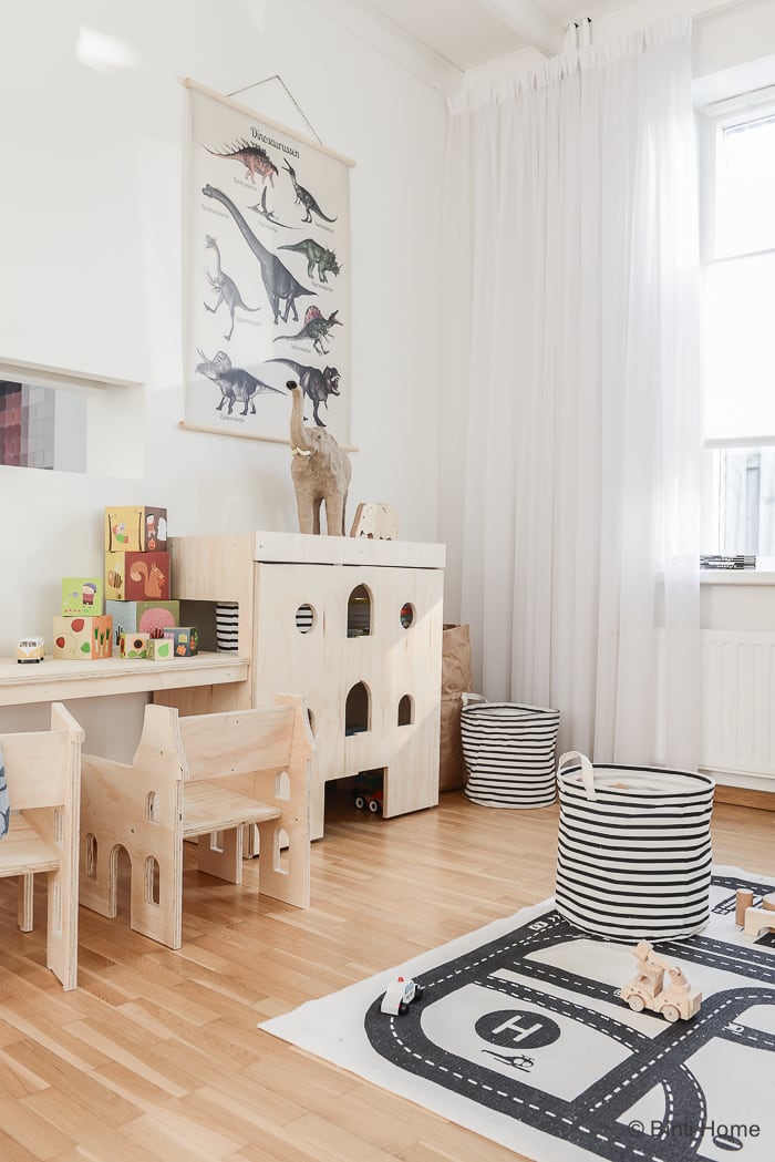 Een kinderhoek / speelhoek in de woonkamer van Fins vuren - Binti ... Een kinderhoek / speelhoek in de woonkamer van Fins vuren - Binti ...